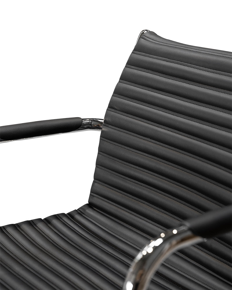 Fiore - Black hairdresser's chair - Chrome cross foot