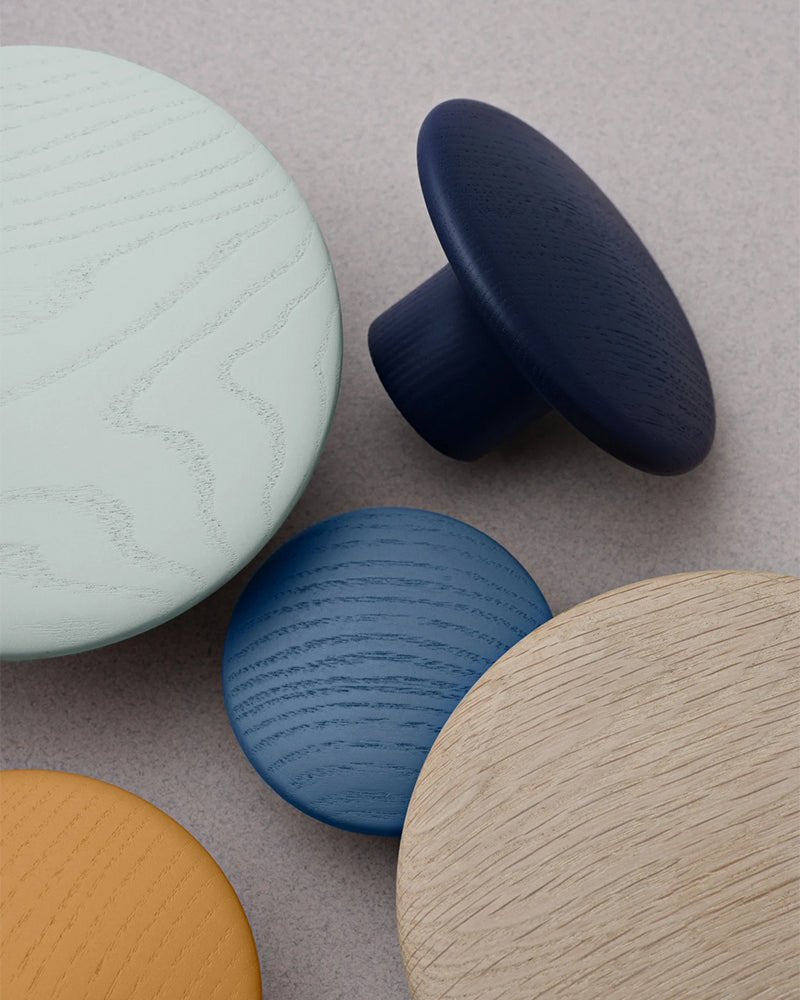 Dots - Hook in sage green oak - ø17