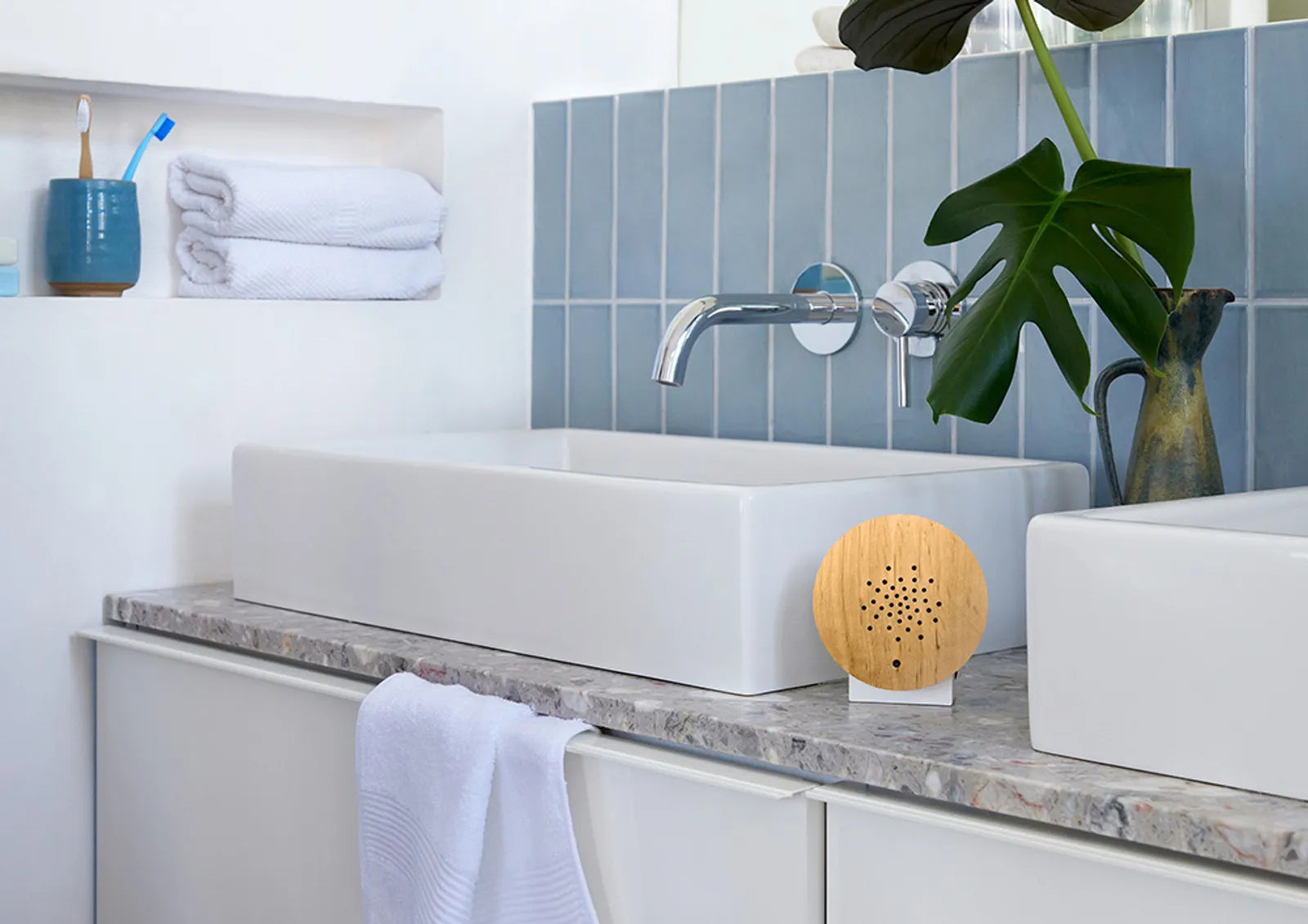 Ocean and waves soundbox oak